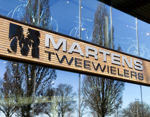 martens-tweewielers-rucphen-signing-belettering-favo-reclame-02.jpg